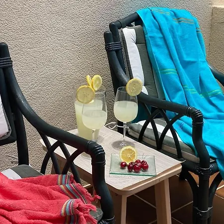 Luminoso Con Terraza Y Piscina